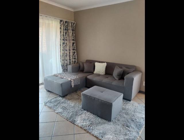2 BEDROOM APARTMENT FOR SALE IN MOOIKLOOF RIDGE ESTATE